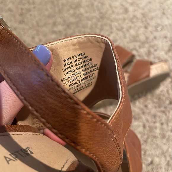 Women’s faux leather wedge heel - size 6.5 - Picture 5 of 5